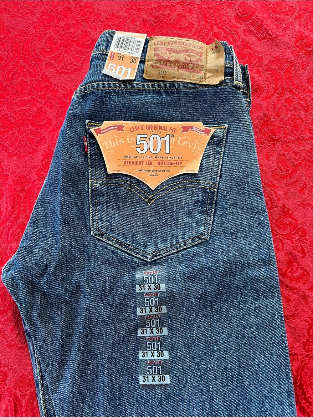 NWT Levi’s 501 Original Fit Jeans Men’s 31x30 Dark Wash Button Fly Straight Leg
